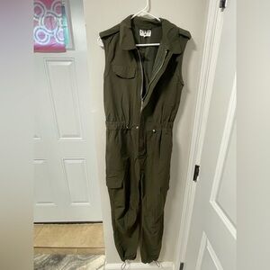 VBRT Olive Green Utility Sleeveless Jumpsuit – Size Medium